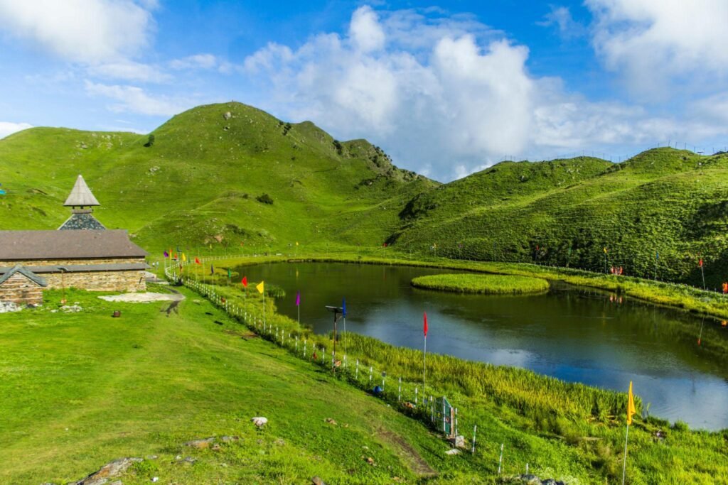 Prashar Lake- Manocha tour and travel